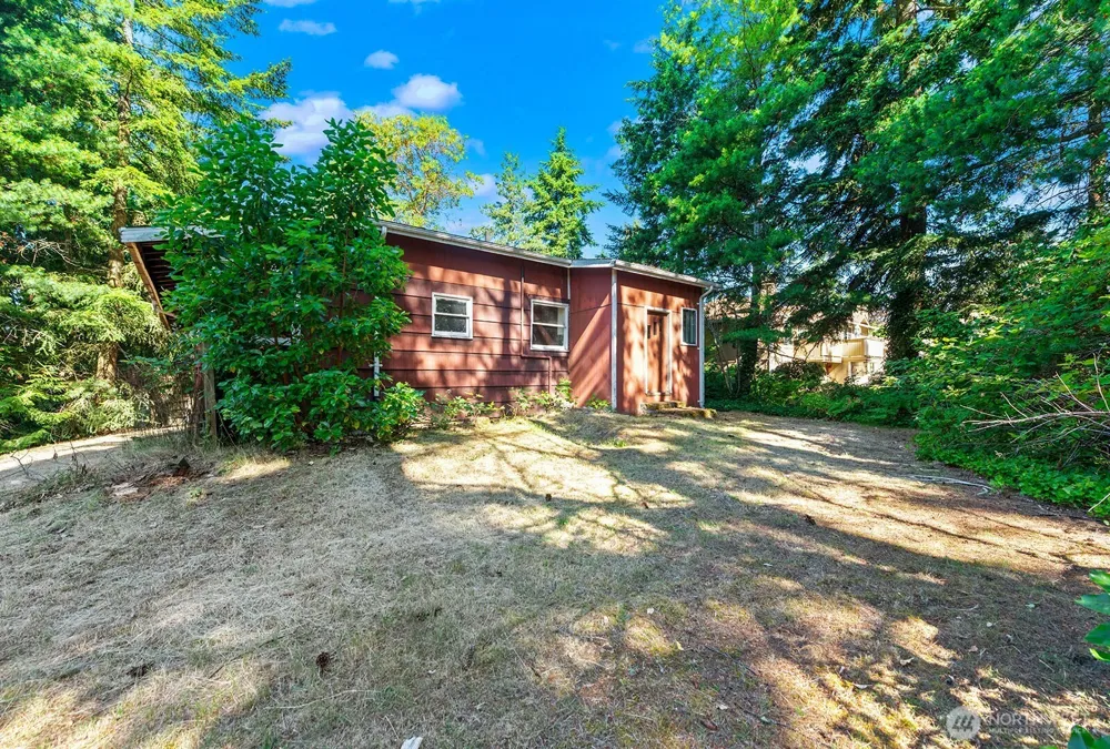 17552 12th Avenue NE Shoreline, WA 98155