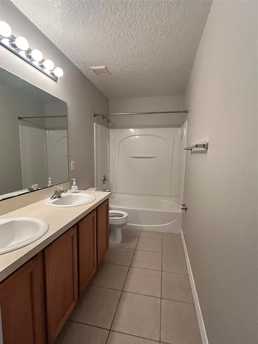 1244 OCKLAWAHA DRIVE Orlando, FL 32828