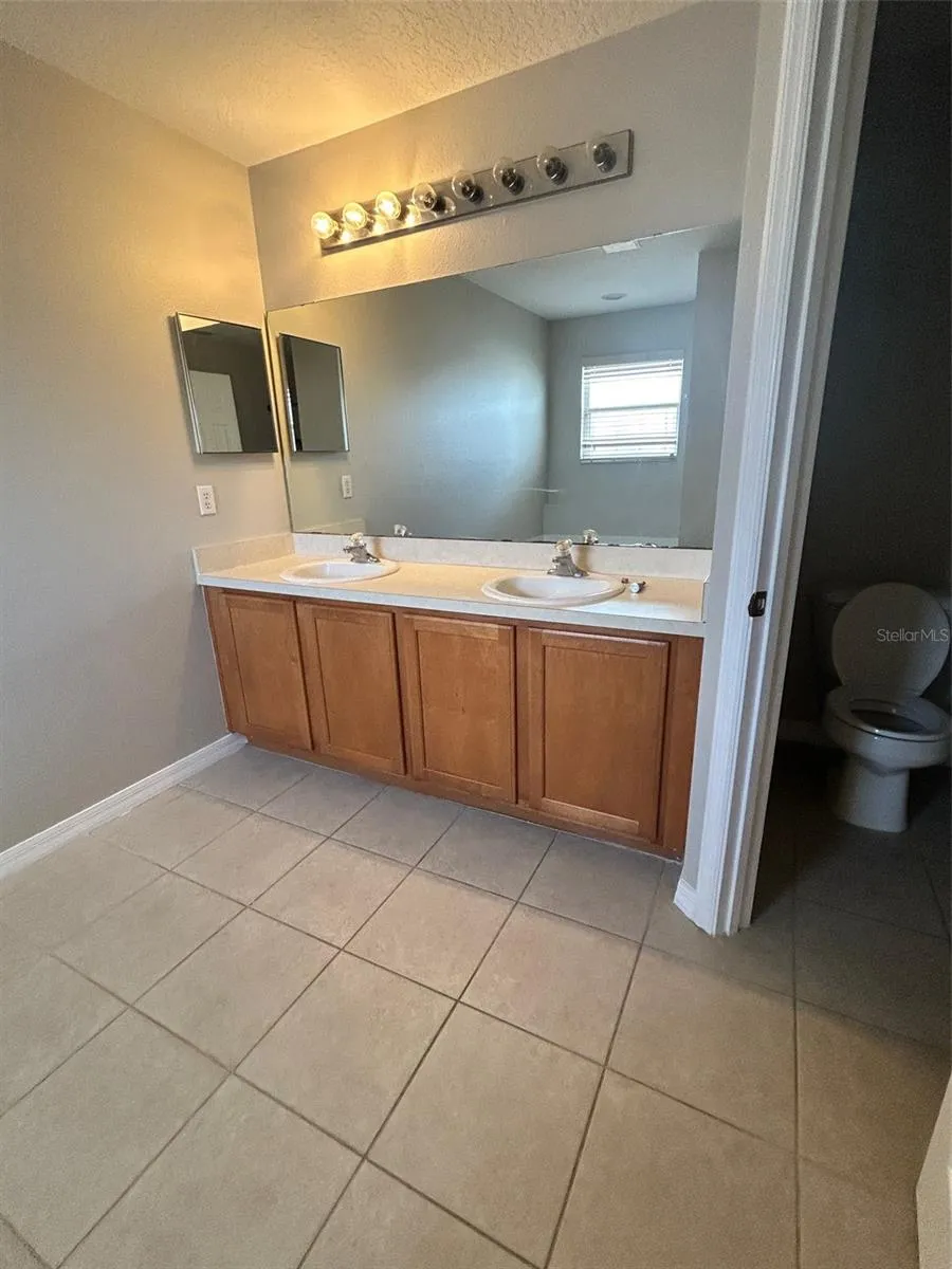 1244 OCKLAWAHA DRIVE Orlando, FL 32828