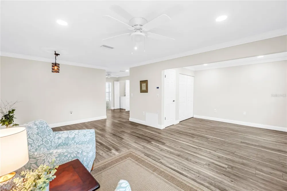 4207 34TH AVENUE DRIVE W Bradenton, FL 34205
