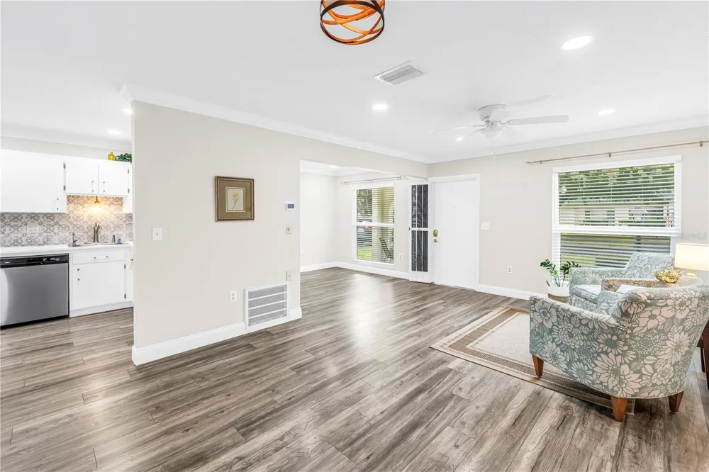 4207 34TH AVENUE DRIVE W Bradenton, FL 34205
