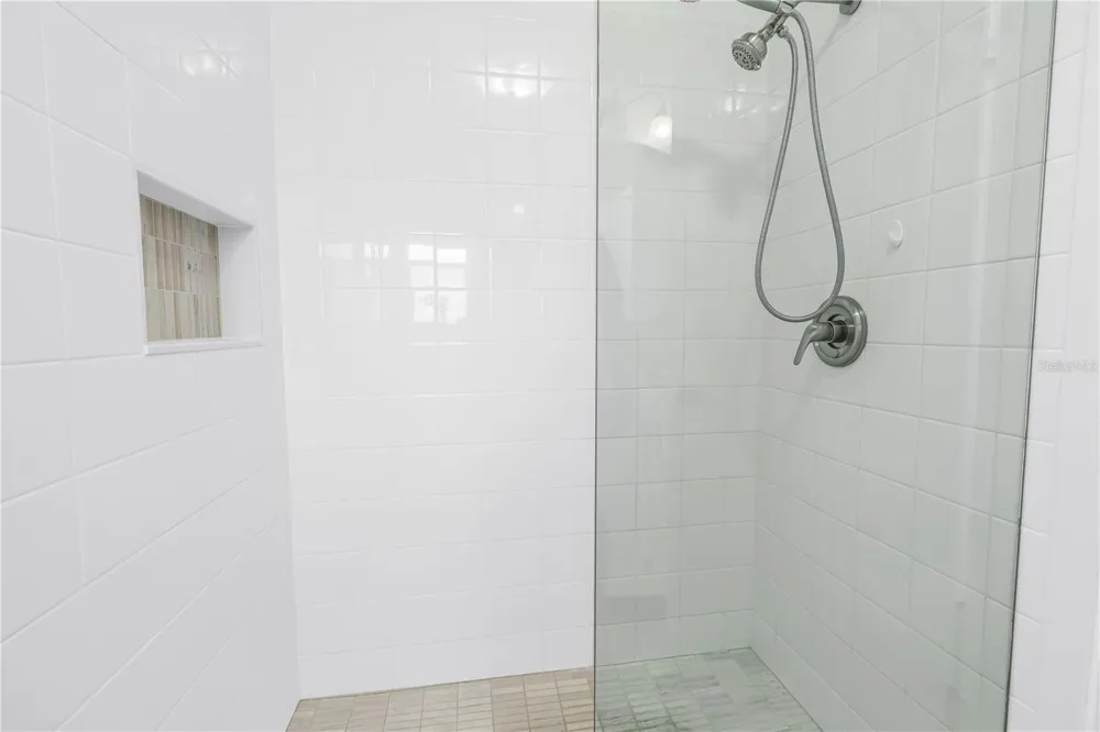 4207 34TH AVENUE DRIVE W Bradenton, FL 34205