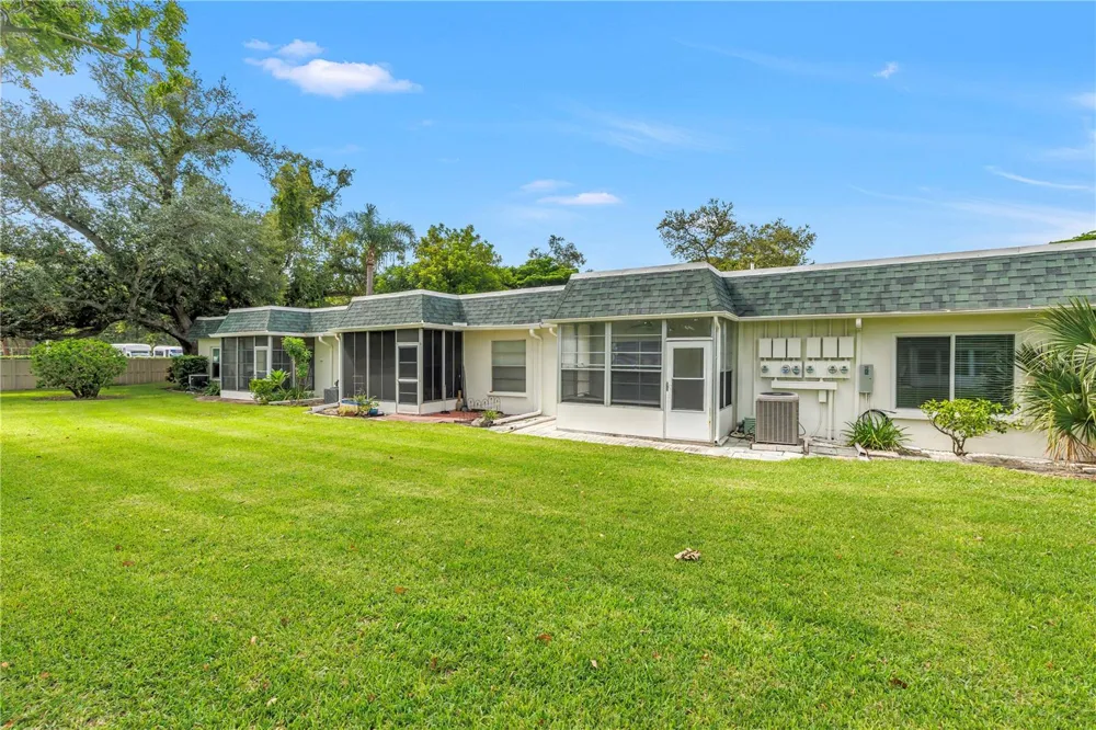 4207 34TH AVENUE DRIVE W Bradenton, FL 34205