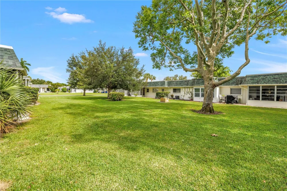 4207 34TH AVENUE DRIVE W Bradenton, FL 34205