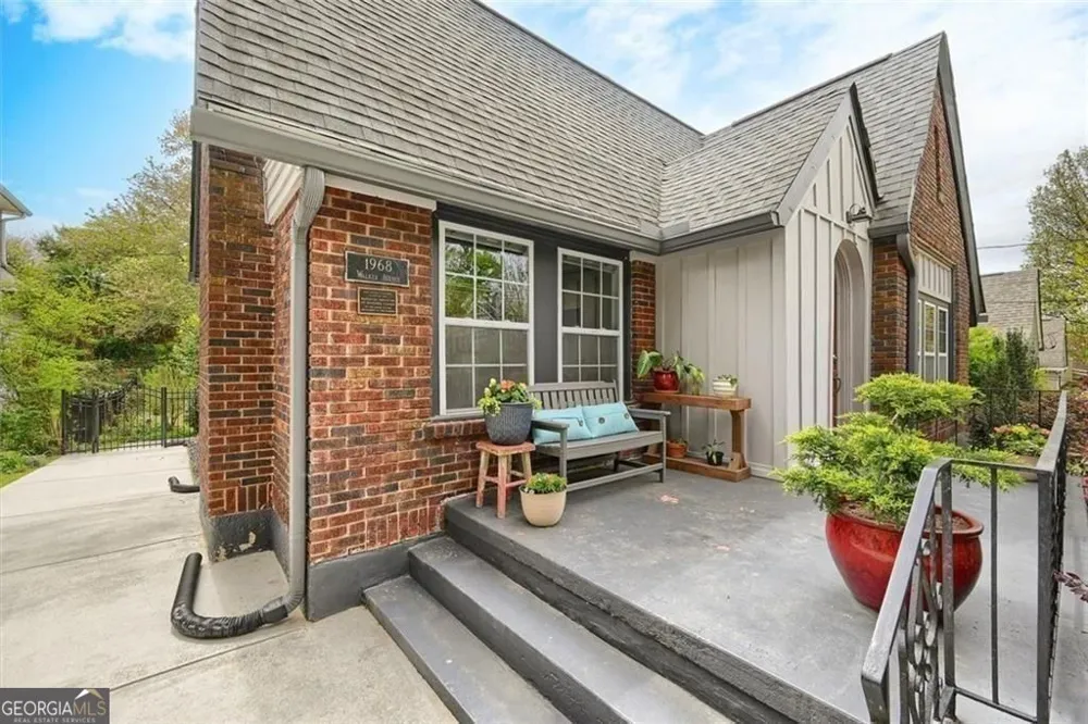 1968 Walker AVE College Park, GA 30337