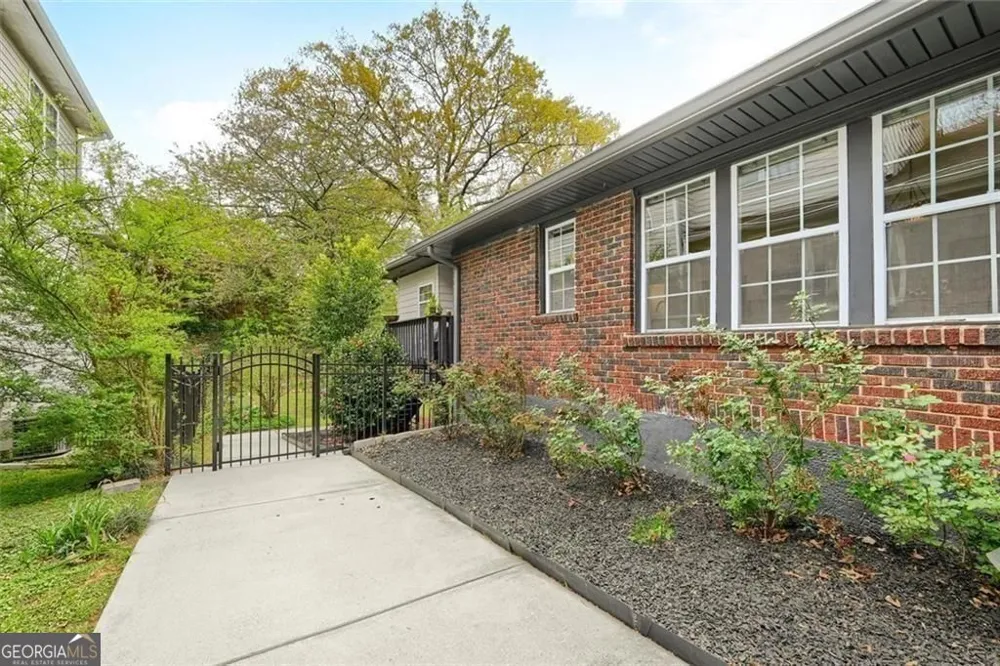 1968 Walker AVE College Park, GA 30337