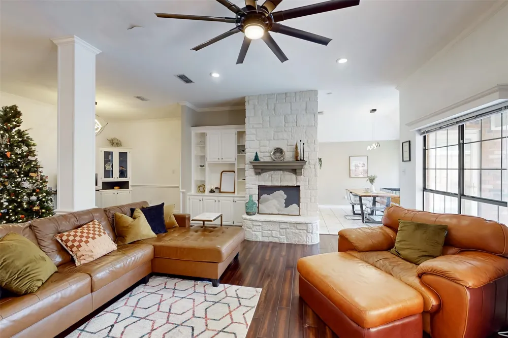 432 Shelby Drive Burleson, TX 76028