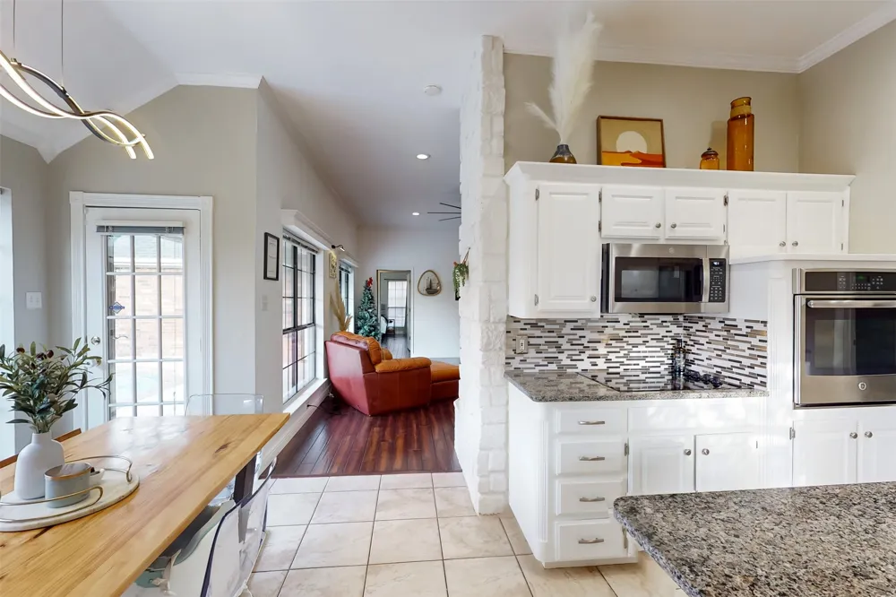 432 Shelby Drive Burleson, TX 76028