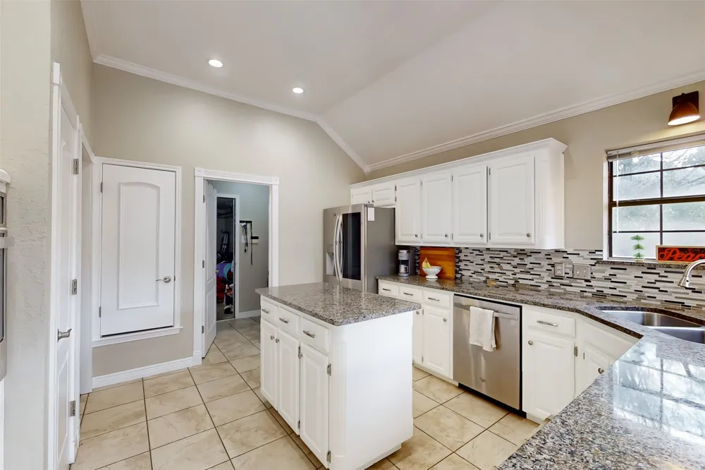 432 Shelby Drive Burleson, TX 76028
