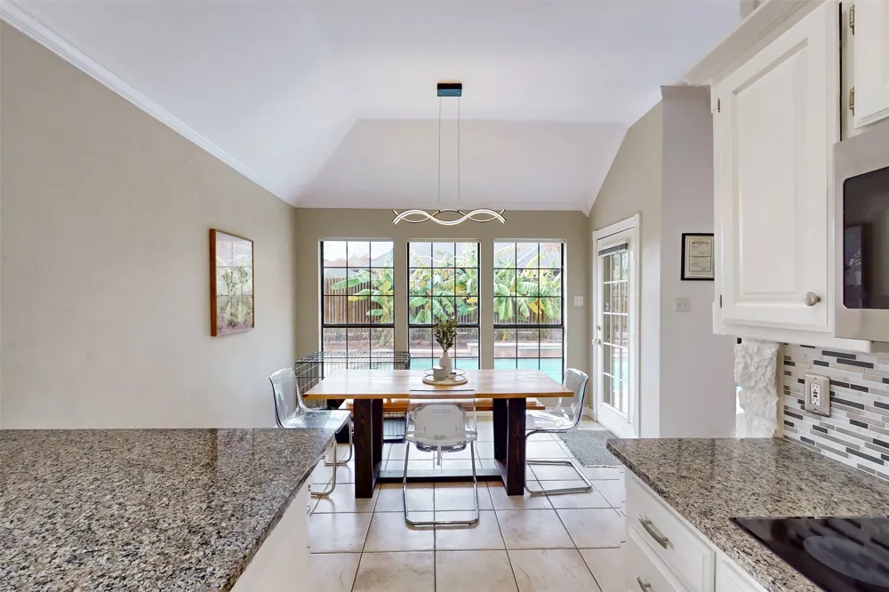 432 Shelby Drive Burleson, TX 76028