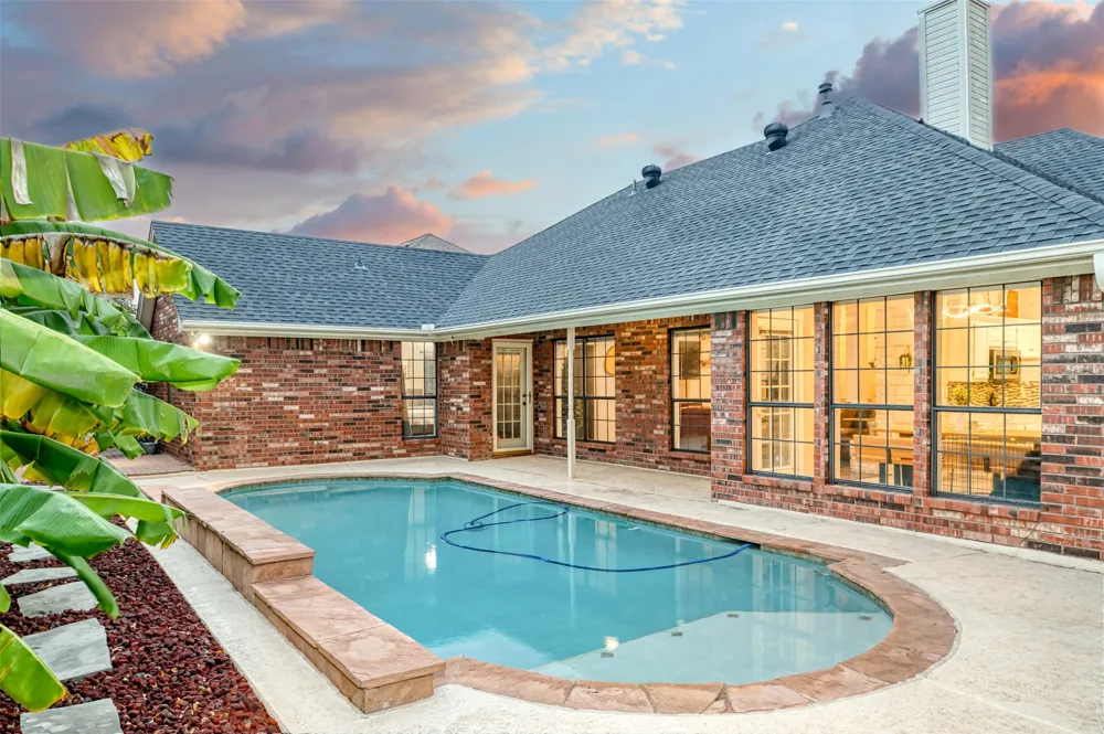 432 Shelby Drive Burleson, TX 76028