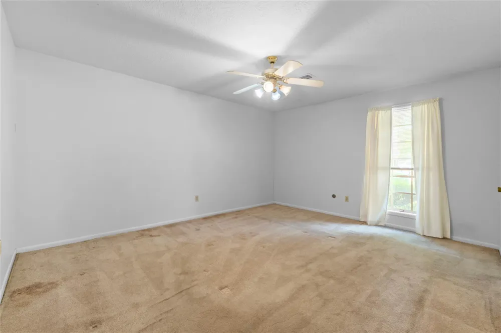 2117 S Houston Road Pasadena, TX 77502