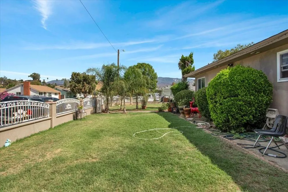 6793 Glasgow Avenue San Bernardino, CA 92404