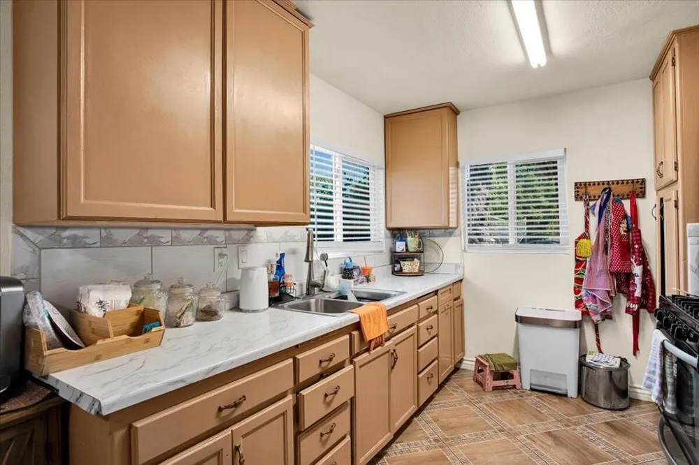 6793 Glasgow Avenue San Bernardino, CA 92404