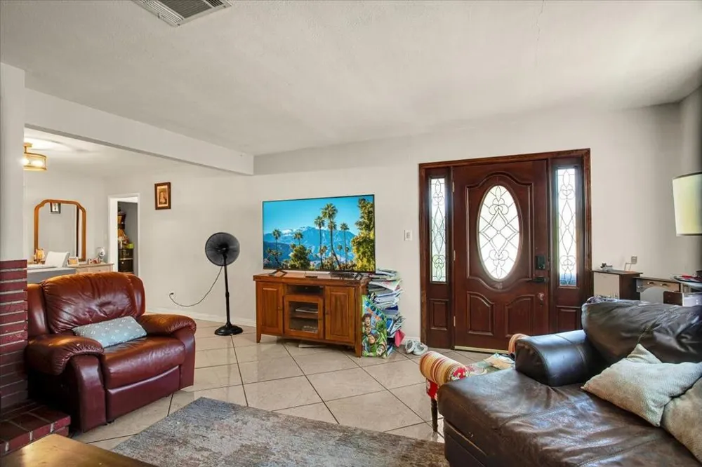 6793 Glasgow Avenue San Bernardino, CA 92404