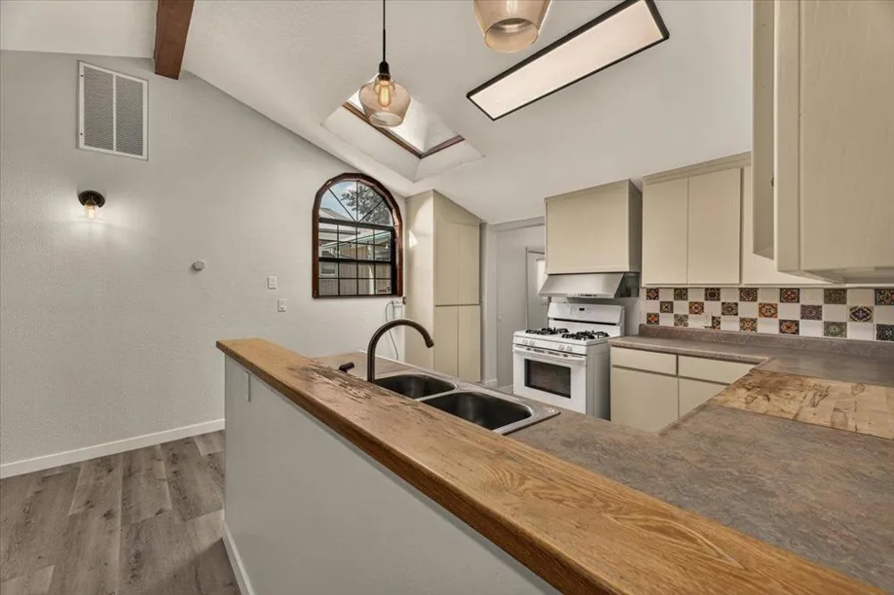 338 River Road Felton, CA 95018