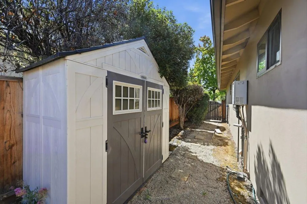 10356 Tonita Way Cupertino, CA 95014