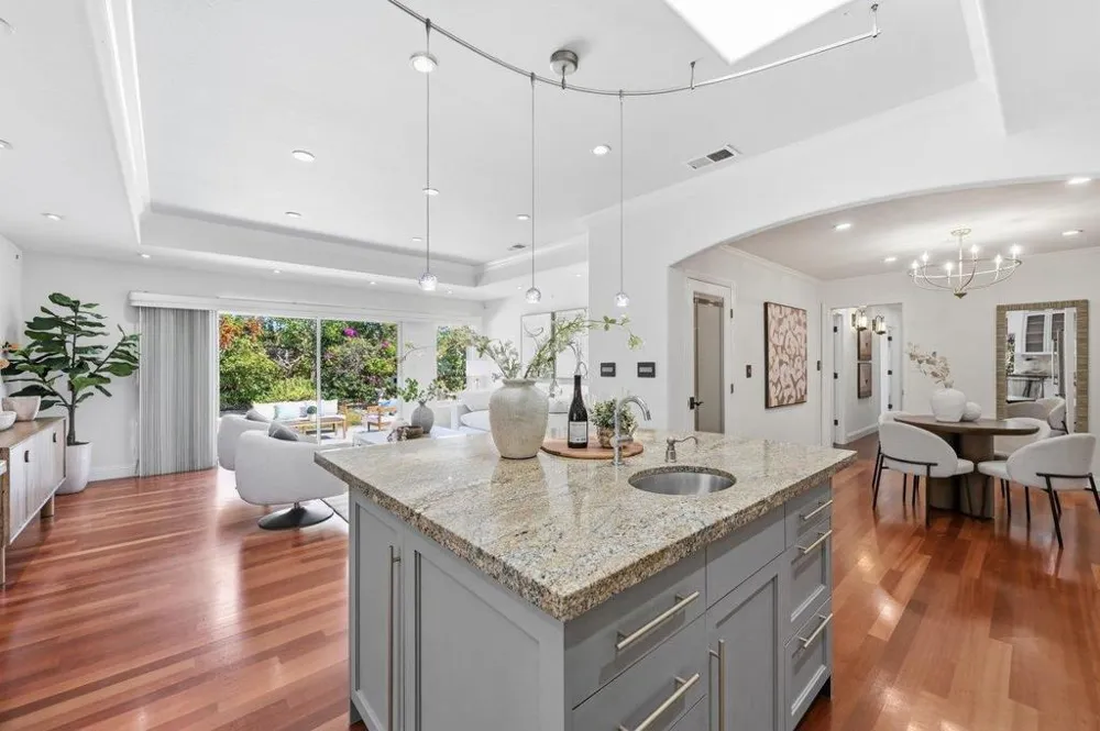 10356 Tonita Way Cupertino, CA 95014