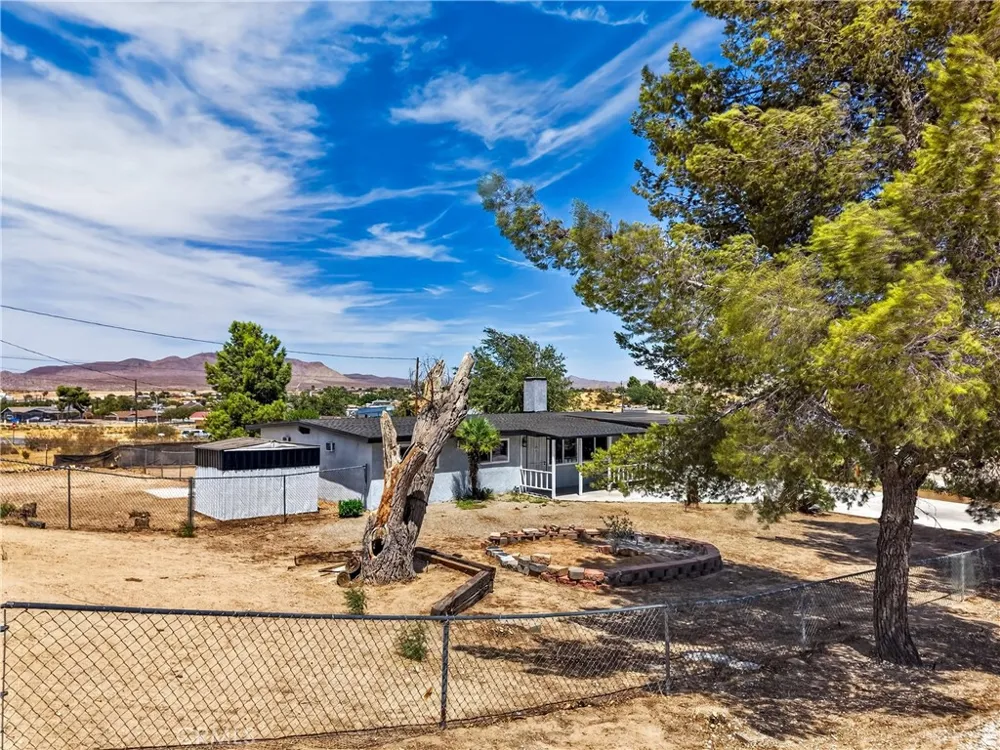 15842 Malpais Lane Victorville, CA 92394