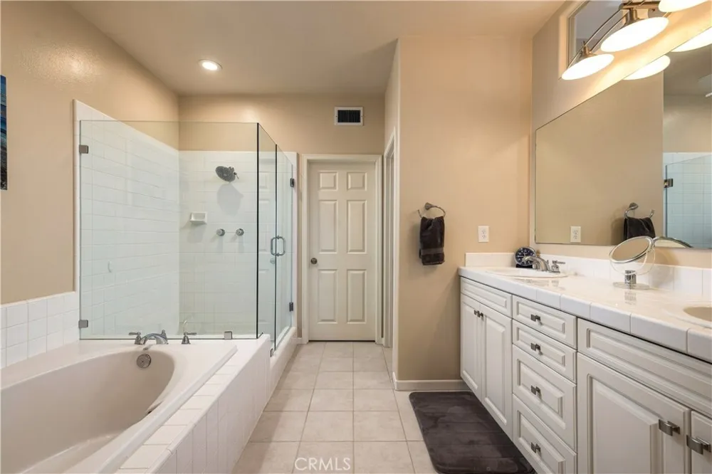 19427 Surfset Huntington Beach, CA 92648