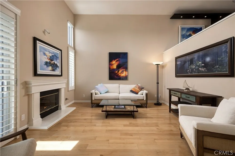 19427 Surfset Huntington Beach, CA 92648