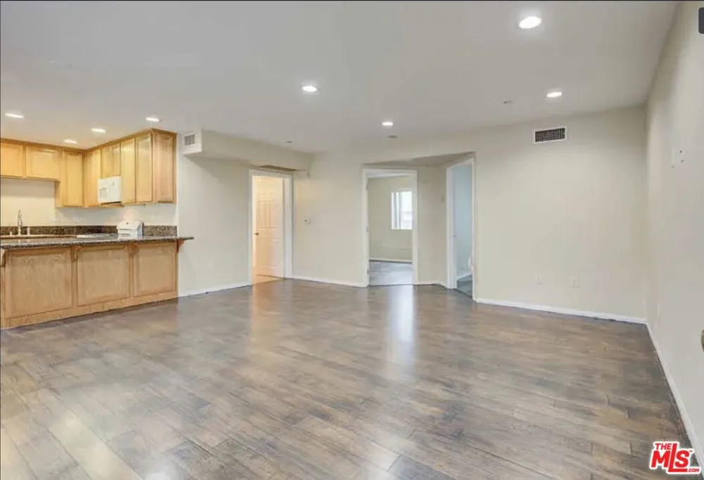 6815 Baird Avenue #2 Reseda, CA 91335