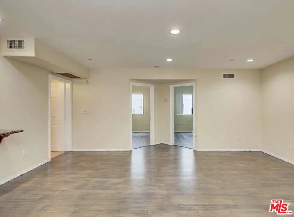 6815 Baird Avenue #2 Reseda, CA 91335