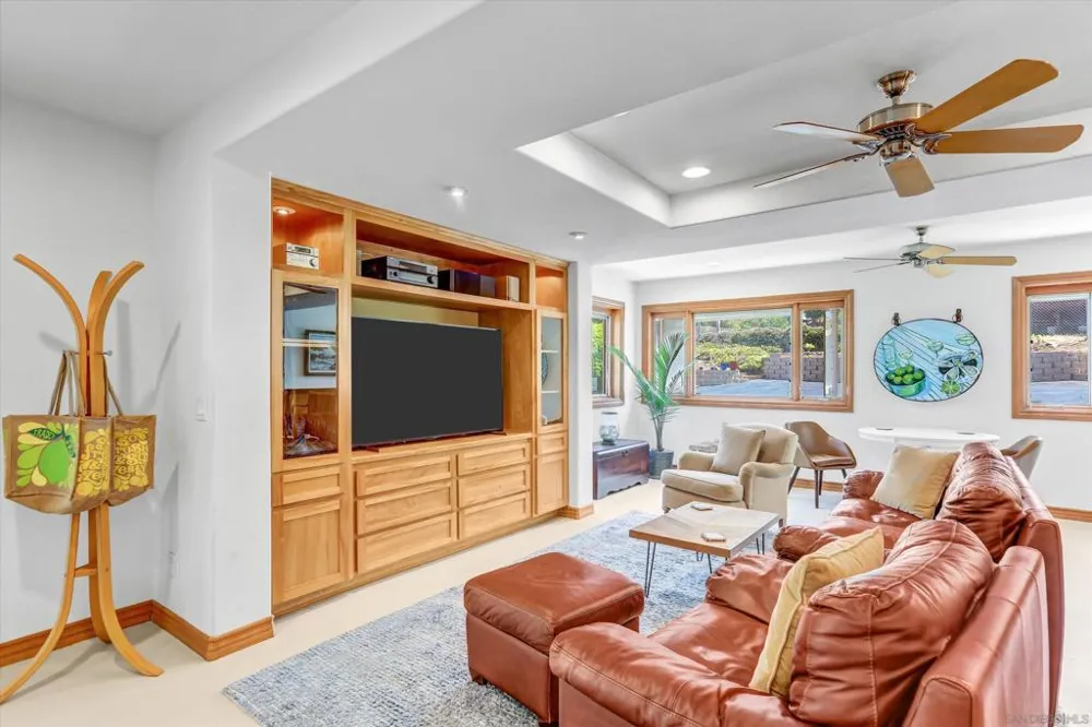9460 Haley Lane La Mesa, CA 91941