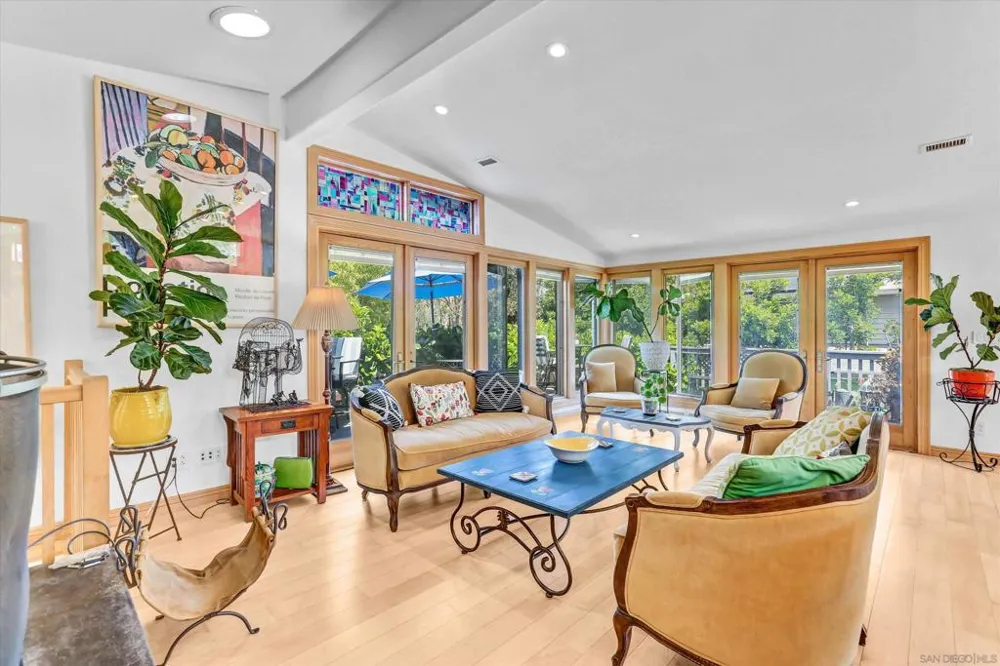 9460 Haley Lane La Mesa, CA 91941