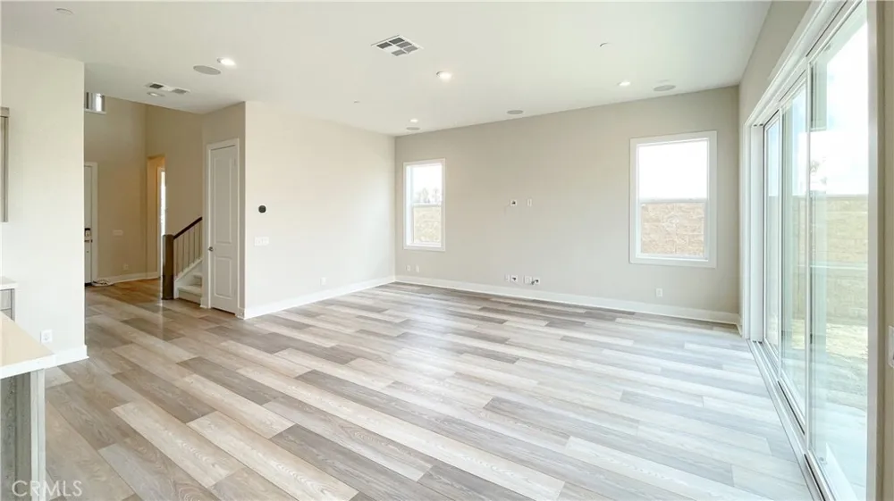 101 Walworth Lake Forest, CA 92630