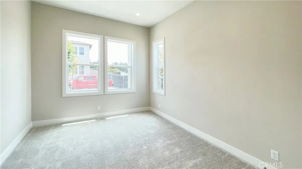101 Walworth Lake Forest, CA 92630
