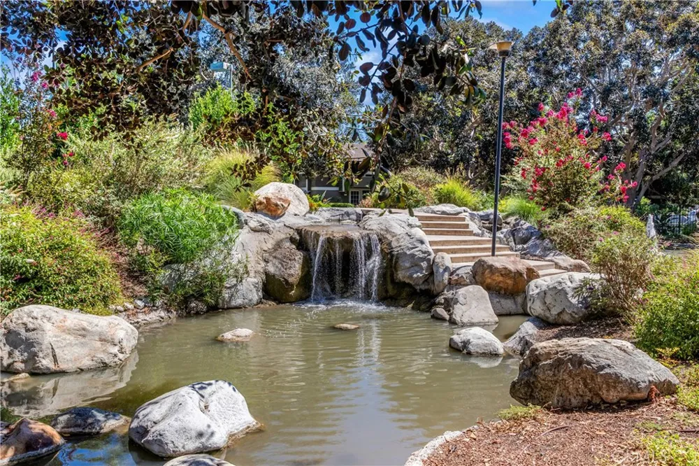 53 Streamwood Irvine, CA 92620