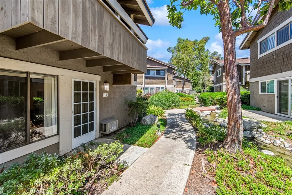 53 Streamwood Irvine, CA 92620