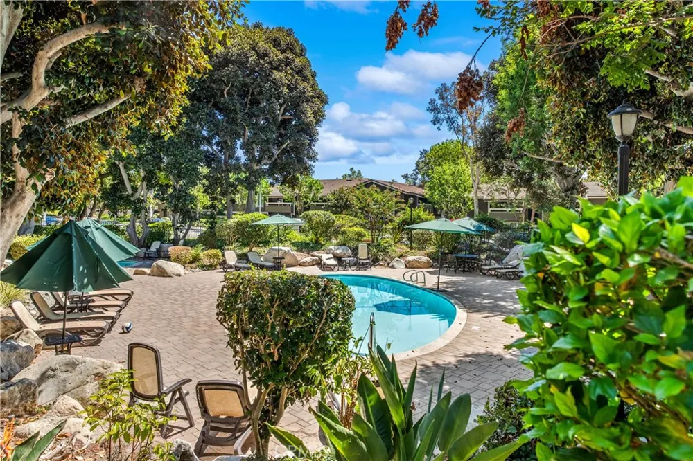 53 Streamwood Irvine, CA 92620