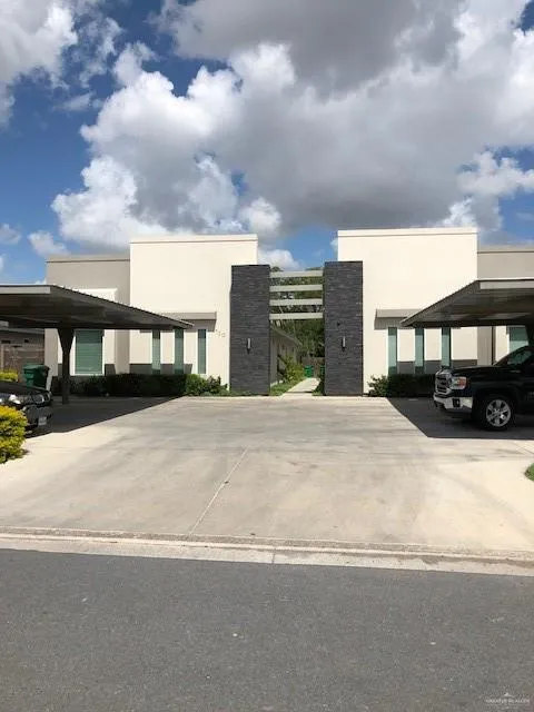 1700 W Garrison Drive W
