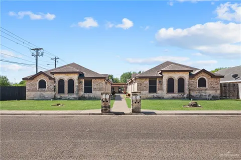 2202 Candlelight Lane