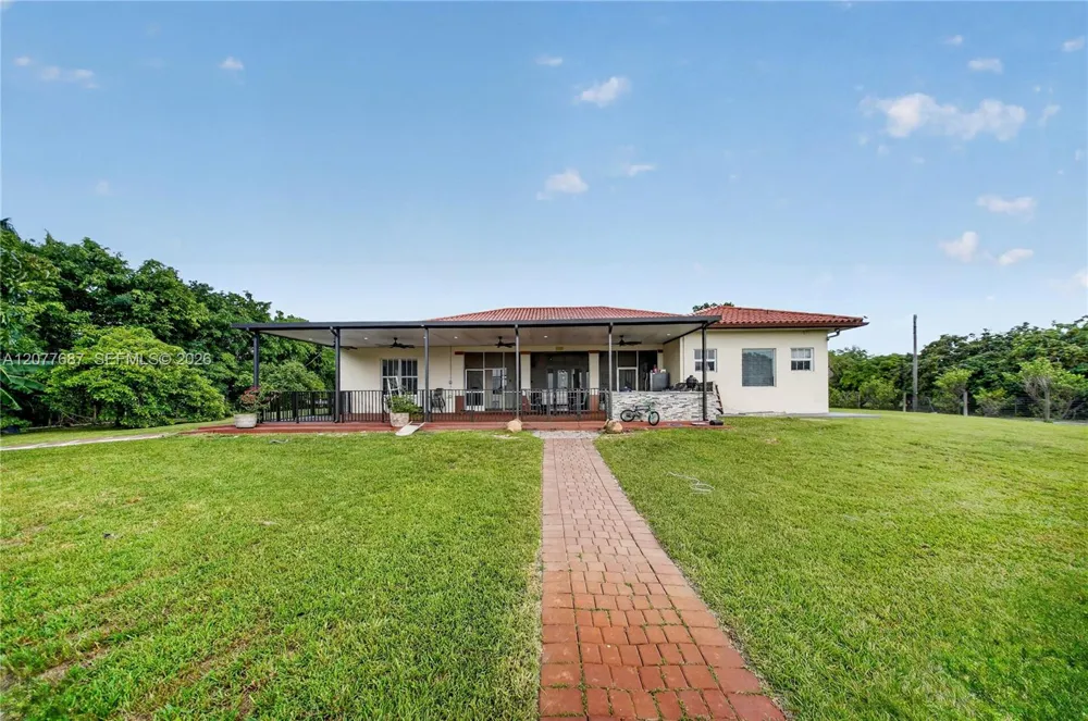 21255 SW 213th Ave Rd Miami, FL 33187