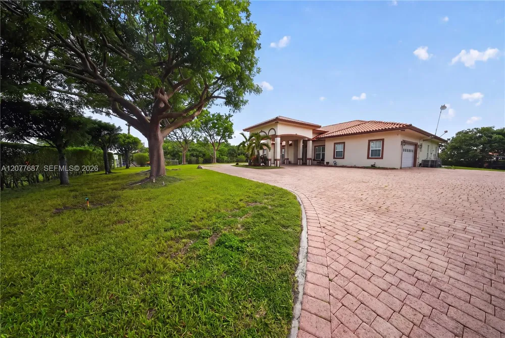 21255 SW 213th Ave Rd Miami, FL 33187