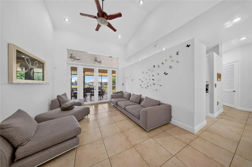 21255 SW 213th Ave Rd Miami, FL 33187