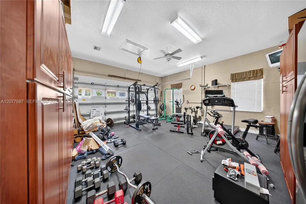 21255 SW 213th Ave Rd Miami, FL 33187