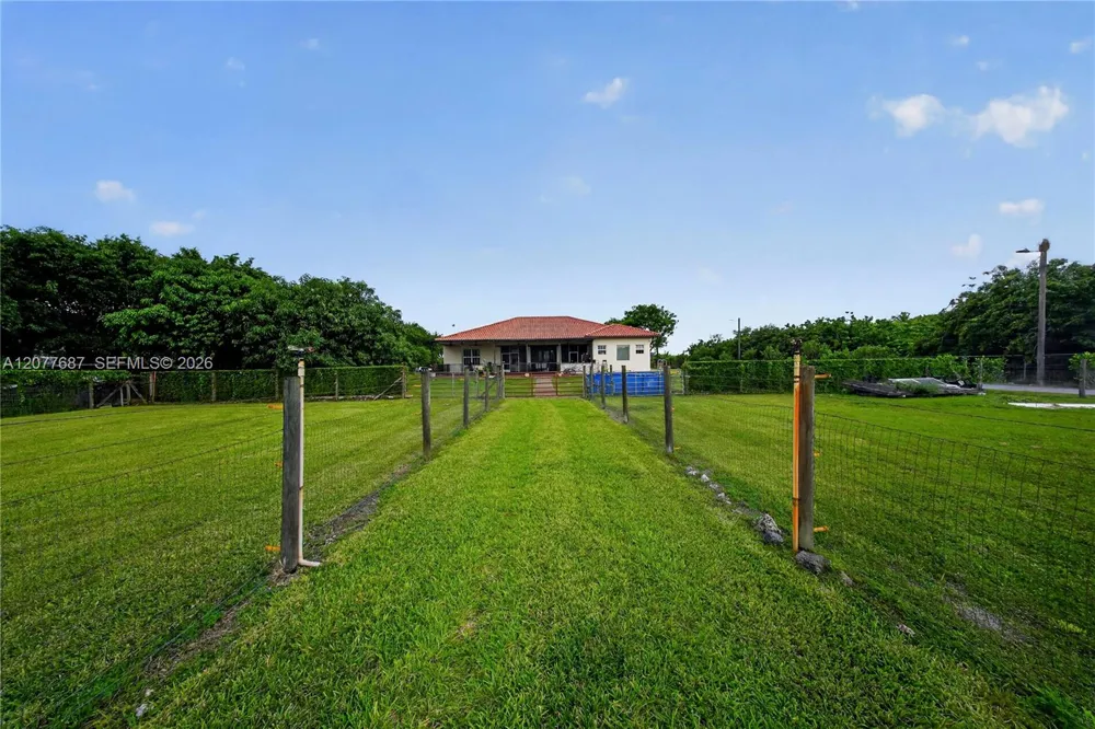 21255 SW 213th Ave Rd Miami, FL 33187