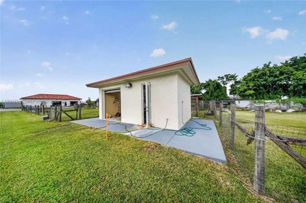 21255 SW 213th Ave Rd Miami, FL 33187