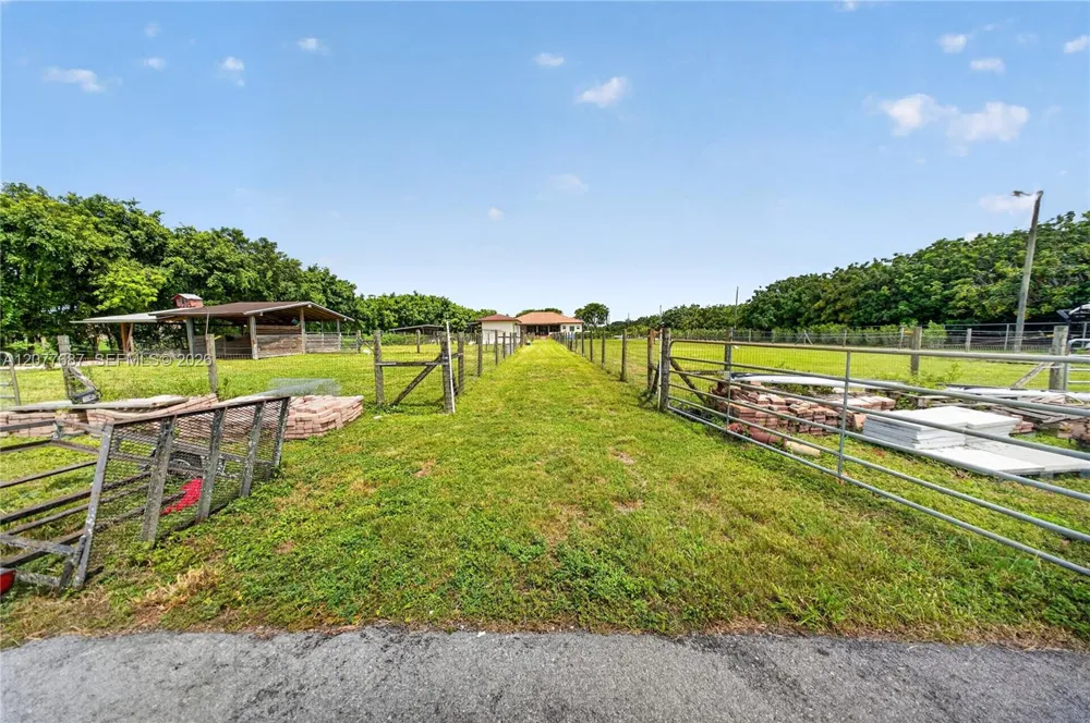 21255 SW 213th Ave Rd Miami, FL 33187