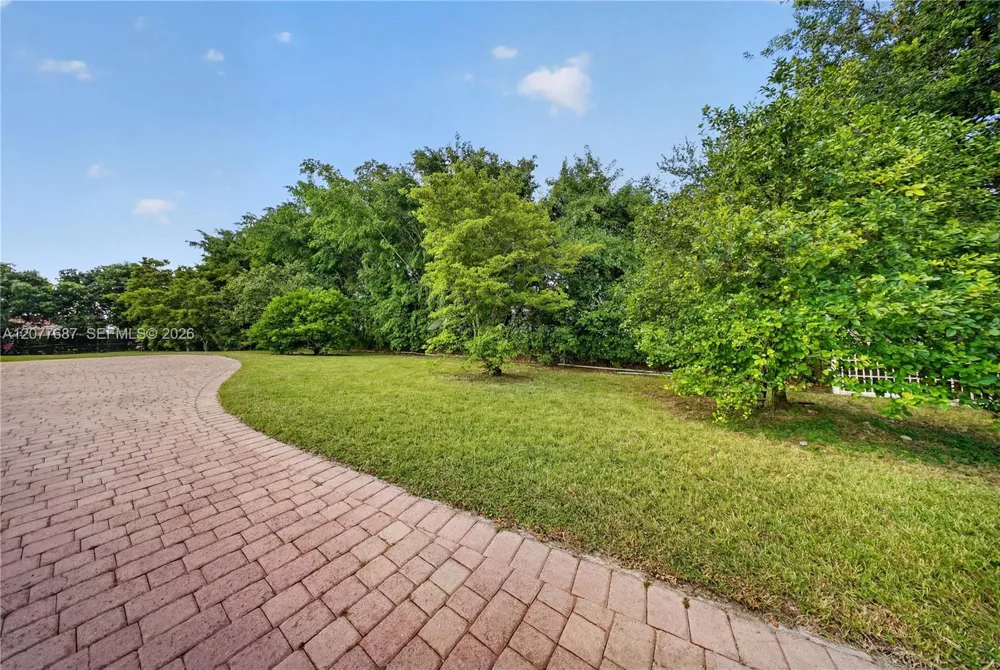 21255 SW 213th Ave Rd Miami, FL 33187