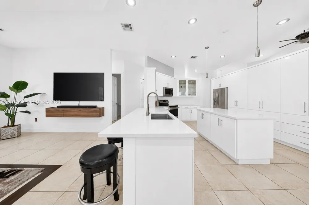21255 SW 213th Ave Rd Miami, FL 33187
