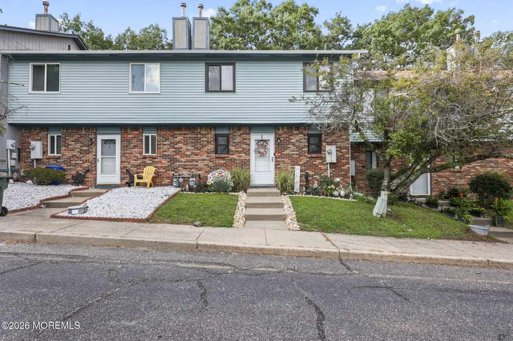 3 Eagle Court Howell, NJ 07731