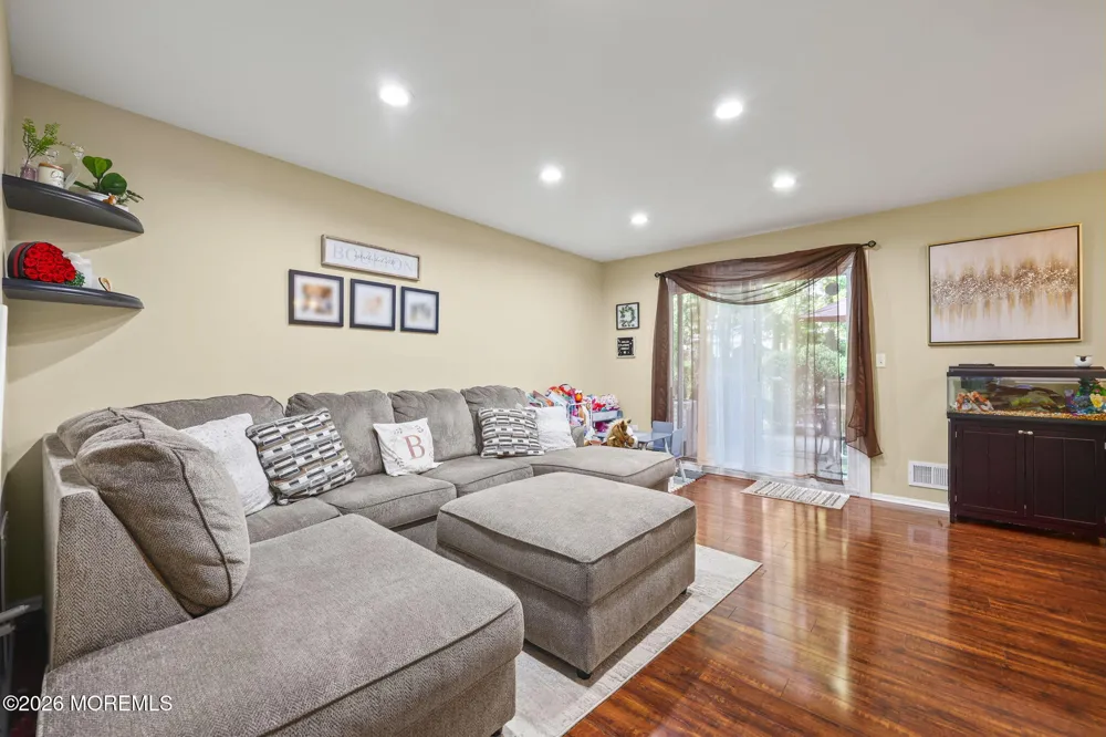 3 Eagle Court Howell, NJ 07731