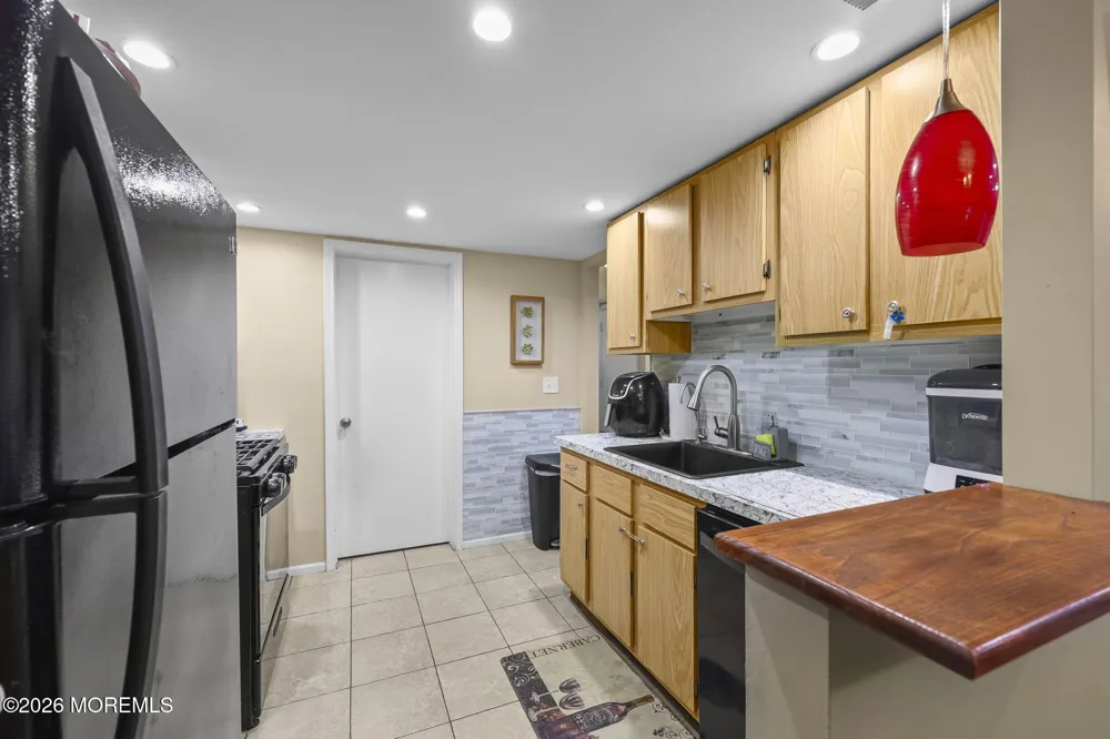 3 Eagle Court Howell, NJ 07731