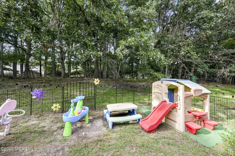 3 Eagle Court Howell, NJ 07731