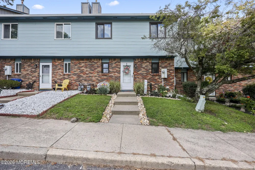 3 Eagle Court Howell, NJ 07731
